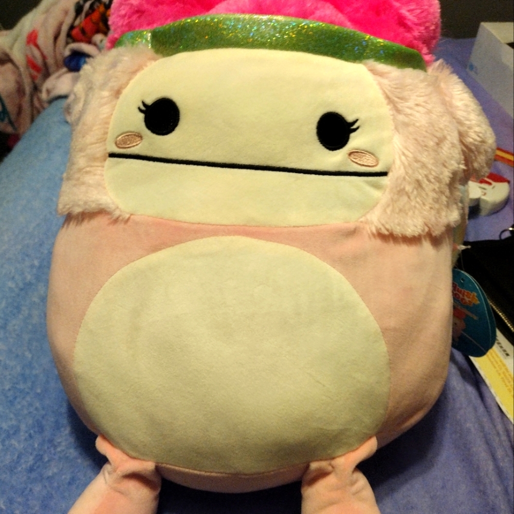 Squishmellow NWT 14" Zyan The Yeti or Sasquatch